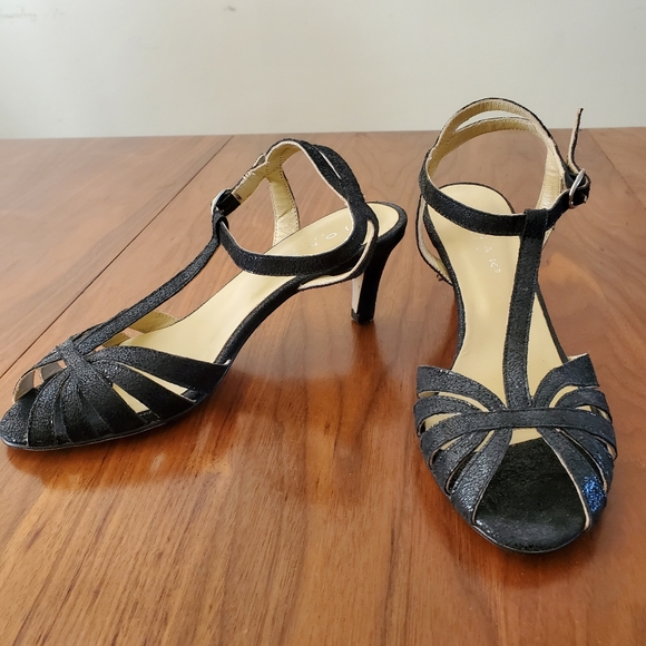 Shoes - Picture 2 of 6